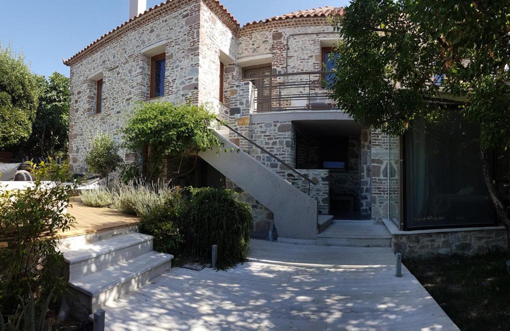 Feel Like Home In Lesvos Мітіліні Екстер'єр фото